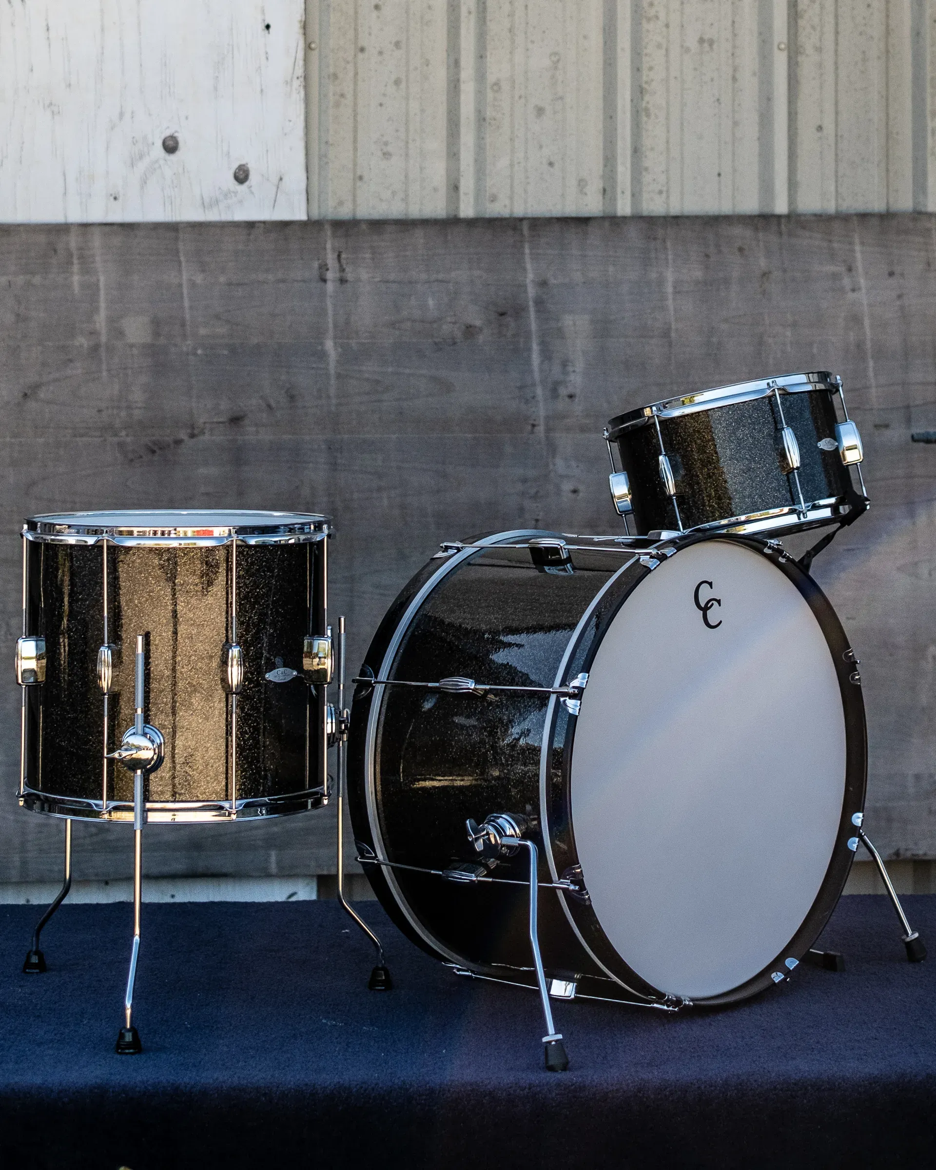 Player Date in black sparkle