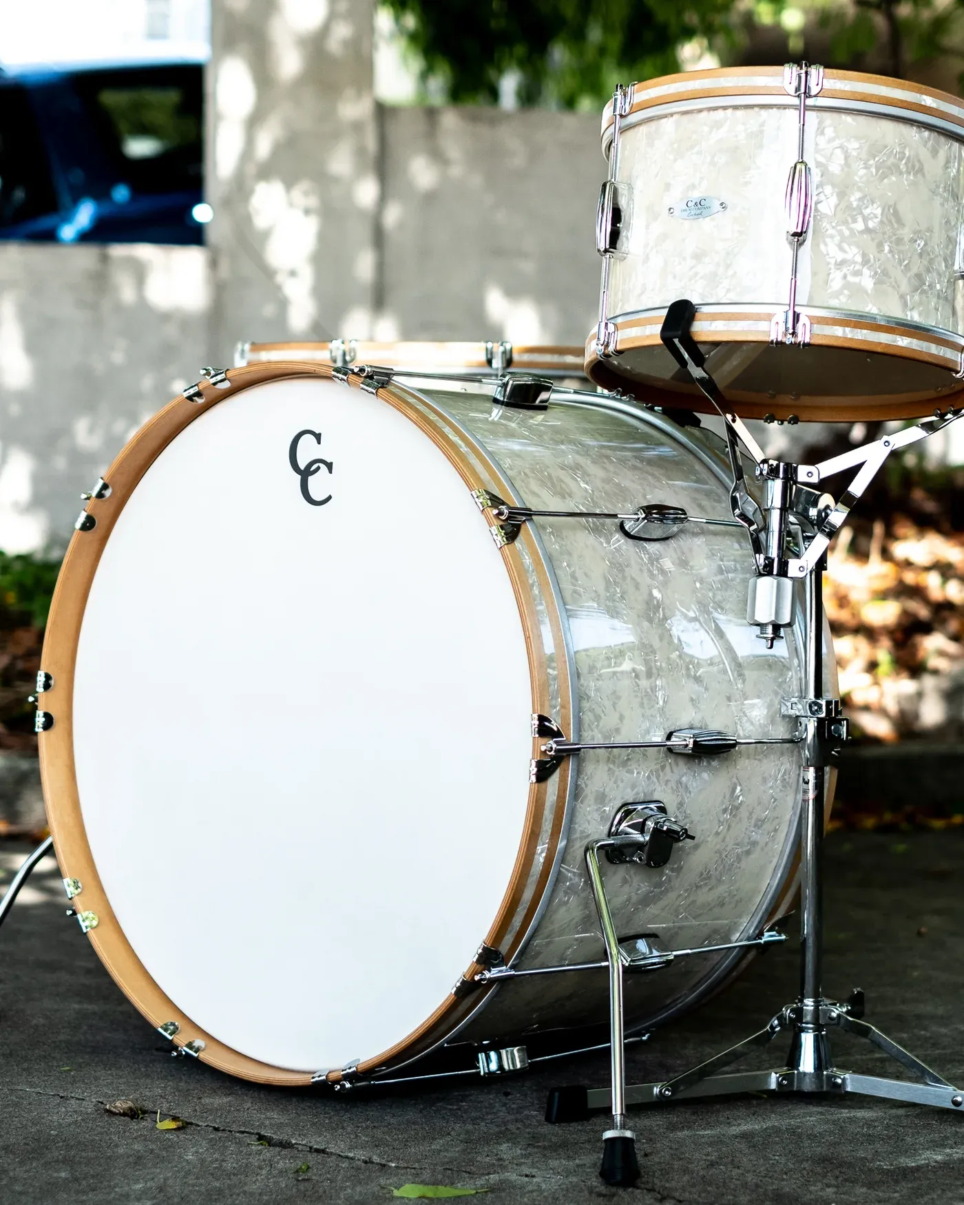 Player Date bass drum and rack tom in Aged Marine Pearl with wood hoops
